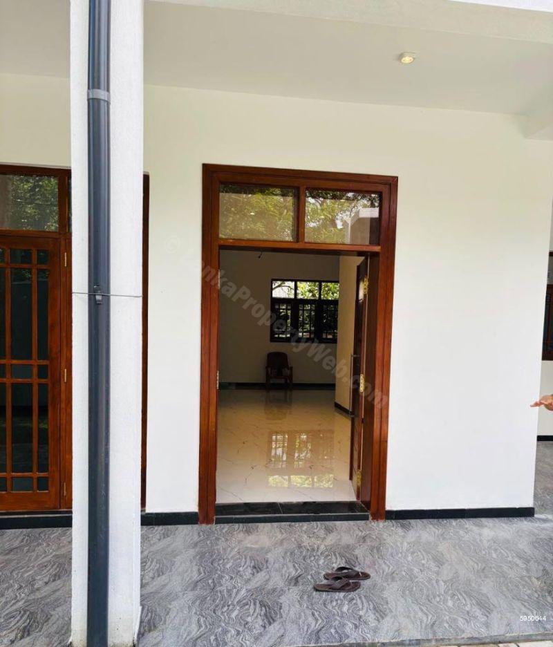 Exterior - House for rent in Homagama