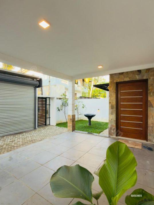 House for sale in Thalawathugoda