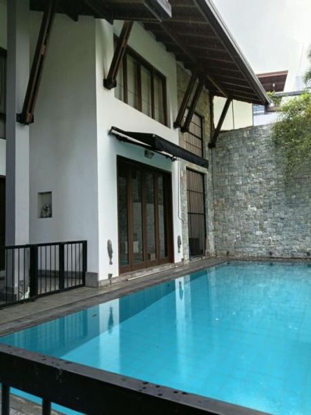 Exterior - Solar Powered 5 Bedroom House for Rent in Nawala, R50568