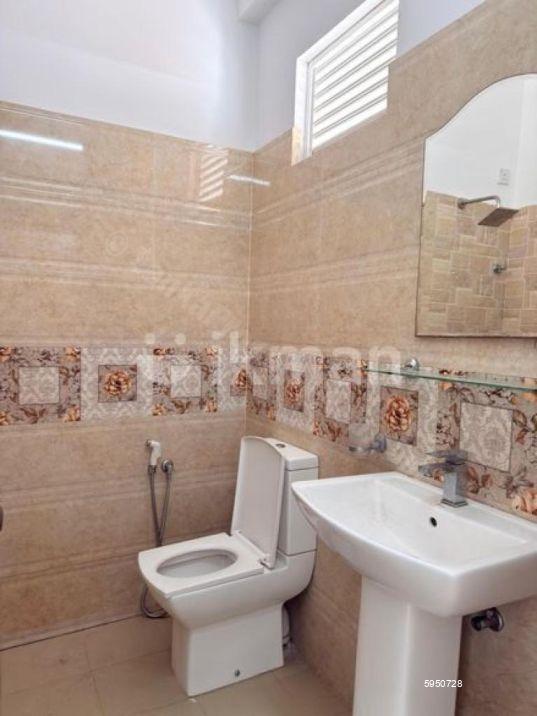 Bathroom - House for rent in Dehiwala