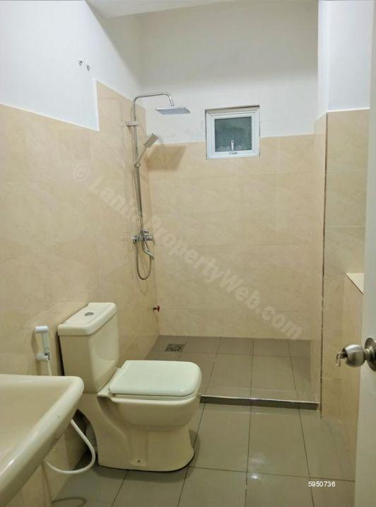 Bathroom - Apartment for rent in Colombo 5