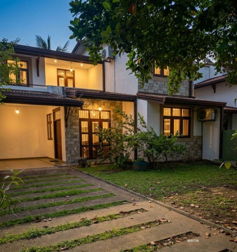 Exterior - House for rent in Malabe