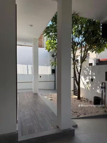 Exterior - BRAND NEW LUXURY HOUSE For Sale In Madapatha 