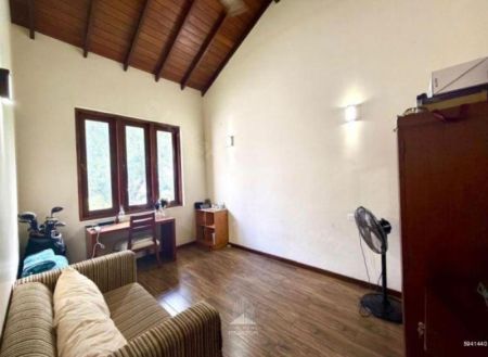 Living Room - House for Sale on Jambugasmulla Road, Nugegoda (HSSH139)