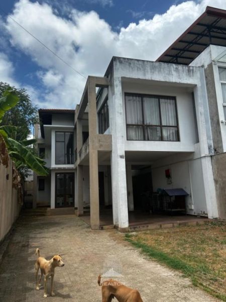Exterior - House for Sale on Jambugasmulla Road, Nugegoda (HSSH139)
