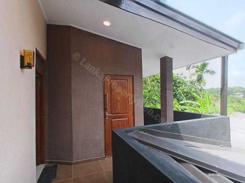 House for sale in Ja Ela