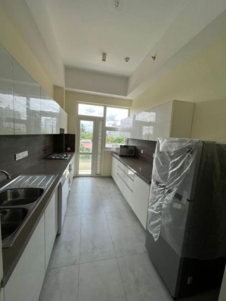 Kitchen - The Castle - 03 Bedroom Unfurnished Apartment for Sale in Colombo 08 (A2481) 