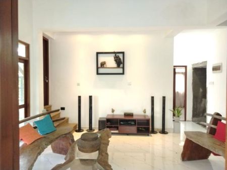 Living Room - HOUSE FOR RENT – THUNANDAHENA, MALABE - LKR 120,000 per month
