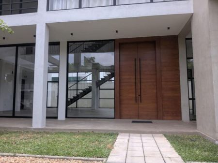 Exterior - Luxury 4 Bedroom House for Rent in Malabe / LKR 400,000 Monthly (EM066AT)