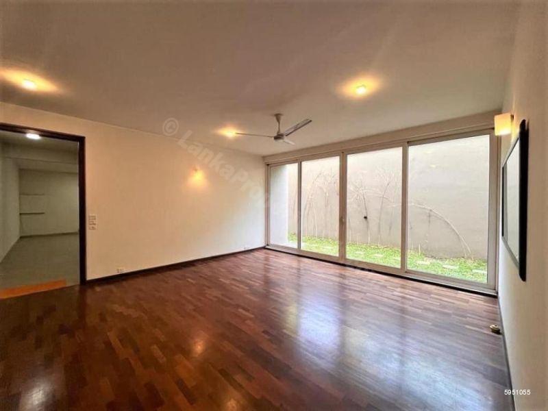 House for sale in Thalawathugoda
