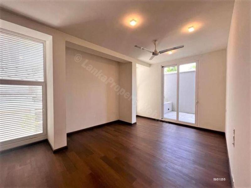 House for sale in Thalawathugoda