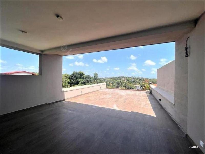 House for sale in Thalawathugoda