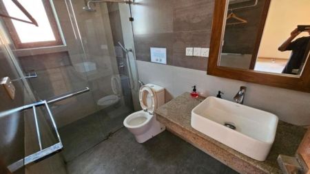 Bathroom - Large House For Rent in Colombo 04 (Commerical or Residential)