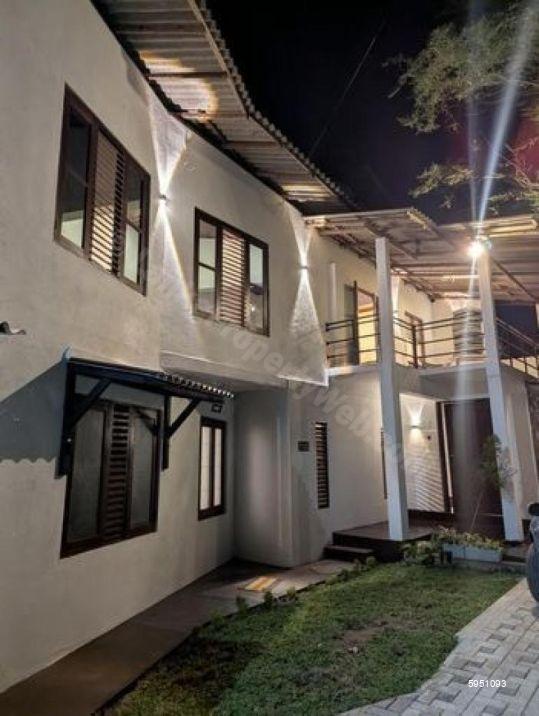 Exterior - House for sale in Gampaha