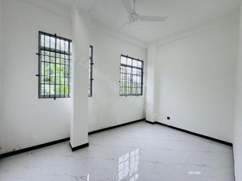 House for sale in Pannipitiya