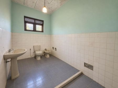 Bathroom - (DH1346) single Storey House for Sale in Kottawa