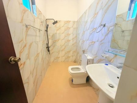Bathroom - Mount Lavinia 5 BR Brand New House for Sale