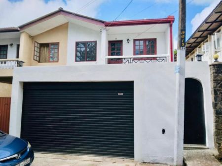Exterior - 4-Bedroom House for Rent Nugegoda