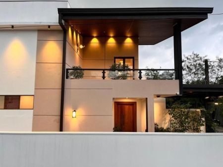 Exterior - Malabe Kahanthota Road 03 Bed Rooms Brand New Luxury Villa Type House on 6.7 Perches of Land for Sale 