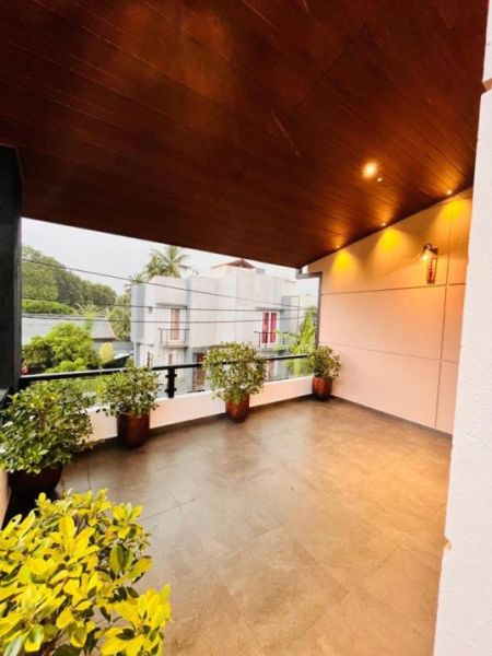 Exterior - Malabe Kahanthota Road 03 Bed Rooms Brand New Luxury Villa Type House on 6.7 Perches of Land for Sale 