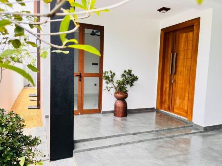 Exterior - Malabe Kahanthota Road 03 Bed Rooms Brand New Luxury Villa Type House on 6.7 Perches of Land for Sale 