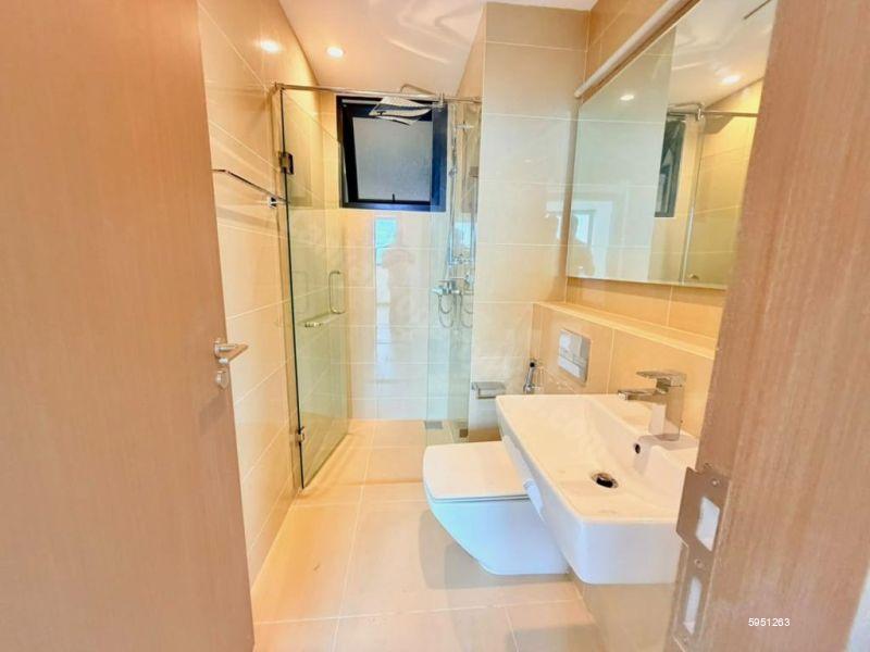 Bathroom - Apartment for sale in Colombo 15
