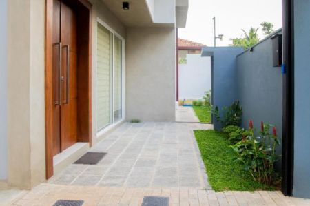 Exterior - Battaramulla 5 BR Luxury House For Sale 