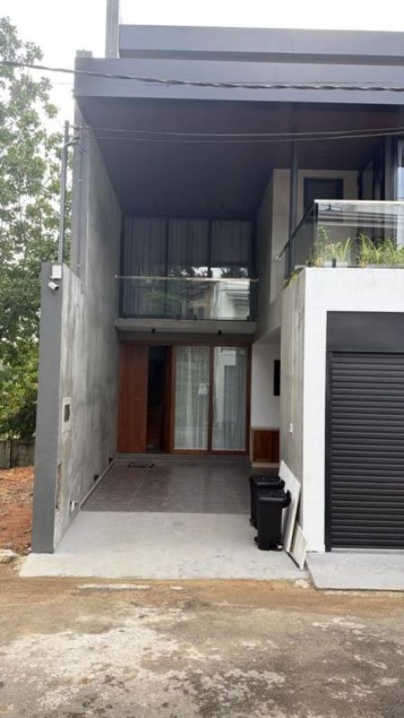 Exterior - Battaramulla Luxury Furnished House for Sale – Lake Road 
