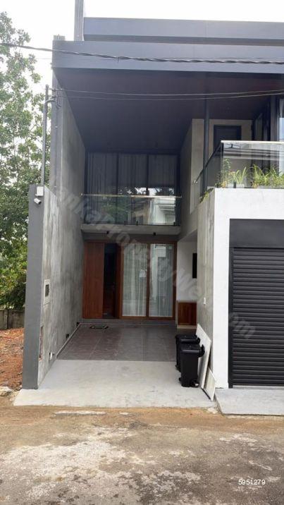 House for sale in Battaramulla