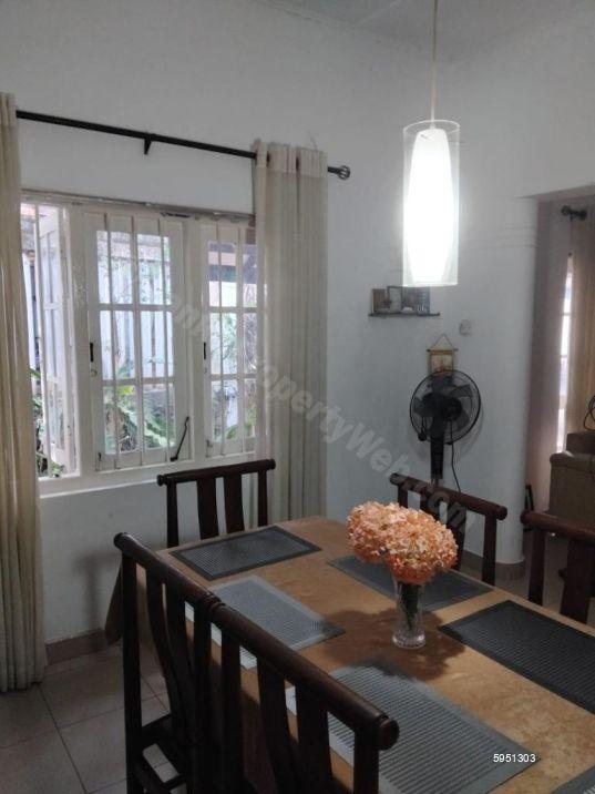 Land with house for sale in Dehiwala