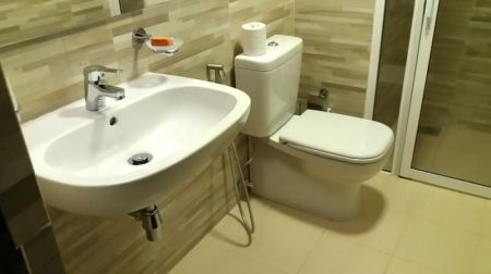 Bathroom - Higher-Floor Fully Furnished 3-Bedroom Apartment for Sale – Highness Apartment, Rajagiriya