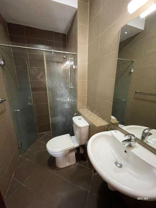 Bathroom - Apartment for rent in Colombo 5