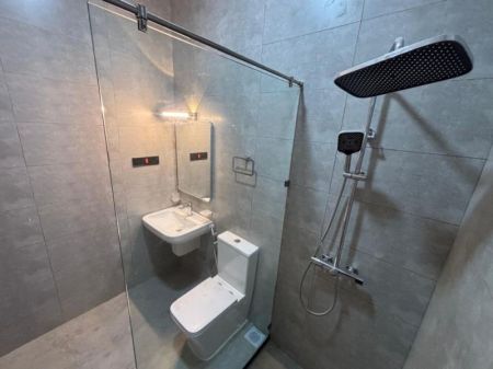 Bathroom - Three 𝘉𝘳𝘢𝘯𝘥 𝘕𝘦𝘸 𝘈𝘳𝘤𝘩𝘪𝘵𝘦𝘤𝘵𝘶𝘳𝘢𝘭𝘭𝘺 𝘋𝘦𝘴𝘪𝘨𝘯𝘦𝘥 𝘓𝘶𝘹𝘶𝘳𝘺 𝘏𝘰𝘶𝘴𝘦𝘴 𝘧𝘰𝘳 𝘴𝘢𝘭𝘦  
