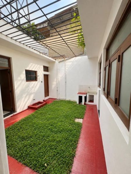 Exterior - 7-Bedroom House for Rent Mount Lavina 