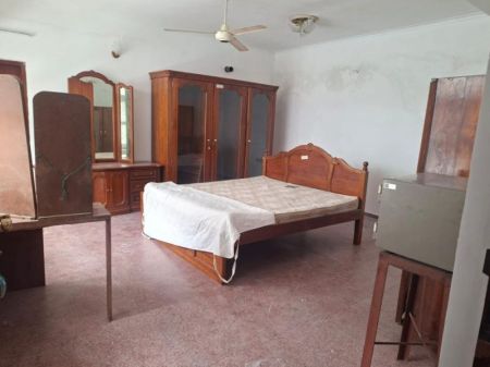 Bedroom - 🏢✨ LARGE HOUSE FOR SALE📐 6,000+ SQ. FT. 🌳 20 Perch  SPACIOUS 5 BEDROOMED | PRESENTLY USED AS COMMERCIAL 📍COLOMBO-4
