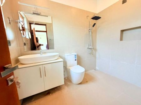 Bathroom - Thalawathugoda Brand-new Modern 3-storey House For Sale 