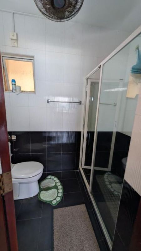 Bathroom - 3 Bedroom Luxury Apartment for Sale in Sea Avenue, Kollupitya | LKR 65 Million (AP4953)