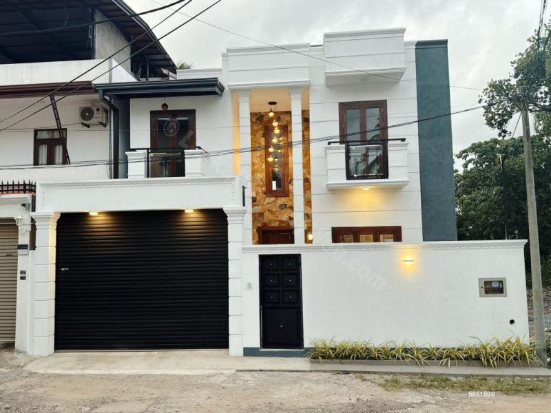 House for sale in Boralesgamuwa