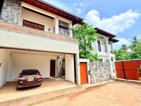 Exterior - Thalawathugoda 4 BR Luxury House For Sale in Kalalgoda