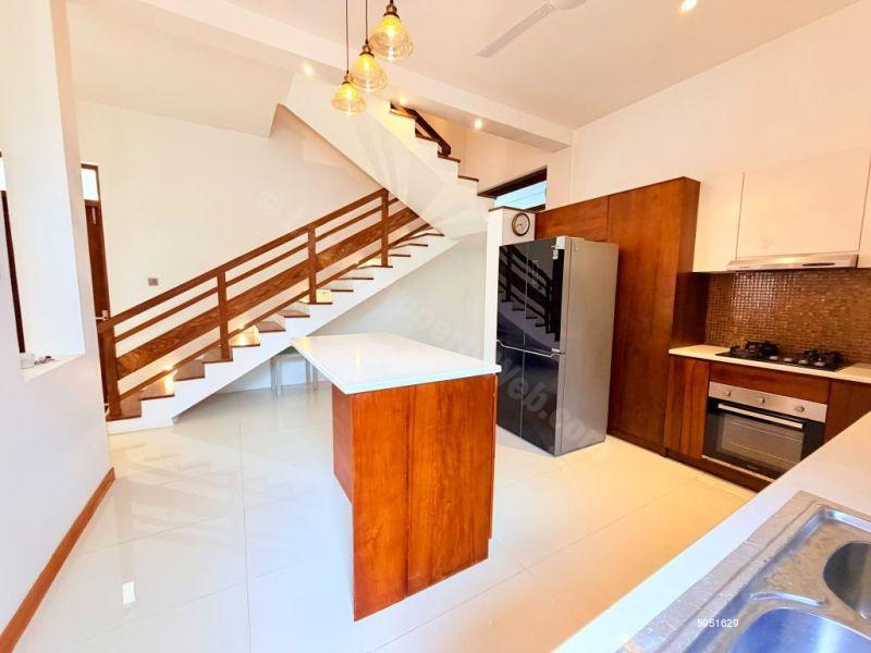 House for sale in Thalawathugoda