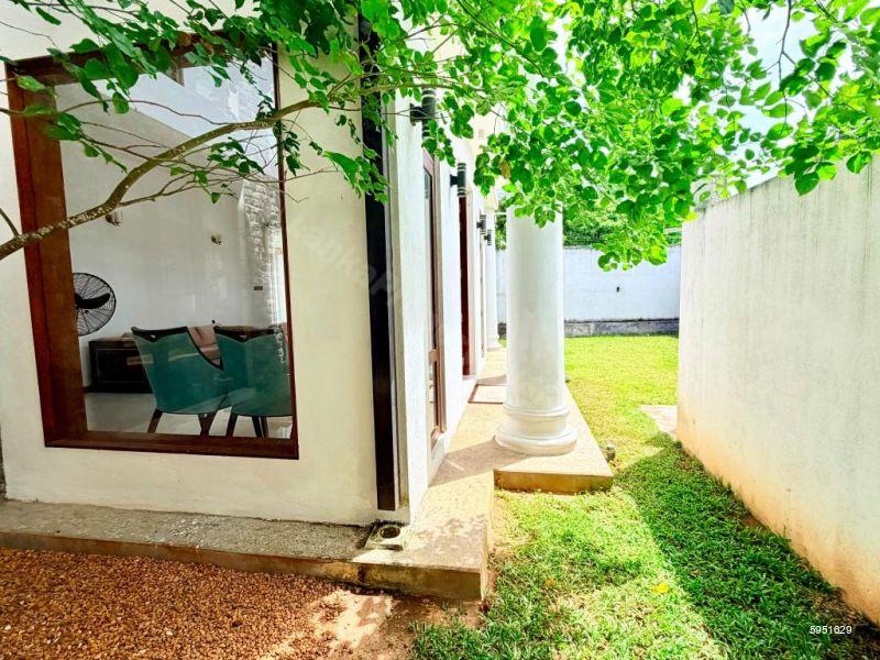 House for sale in Thalawathugoda