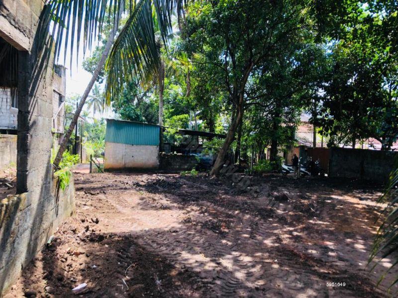Bare Land for sale in Thalawathugoda