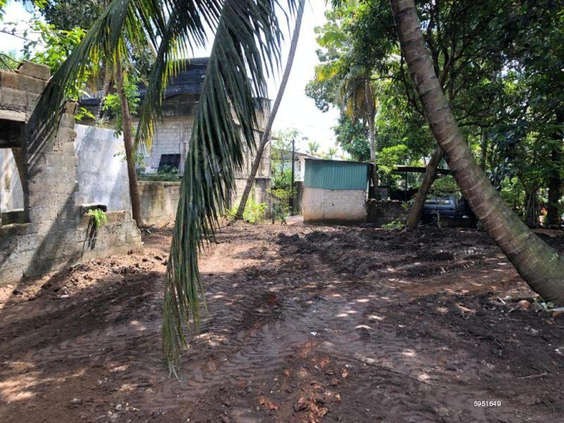 Bare Land for sale in Thalawathugoda