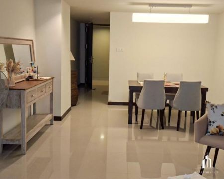 Dining room - Monarch Regency 808 - 02 Bedroom Apartment for Rent - Fully Furnished - Pita Kotte