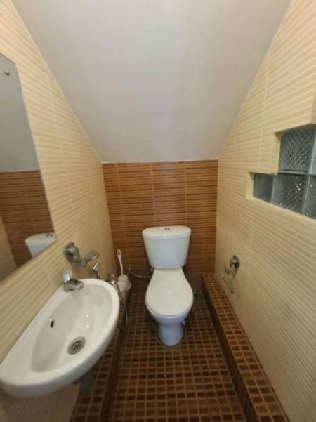 Bathroom - 04 Bedroom Furnished 02 Storied House for Rent in Colombo 05 (A944)