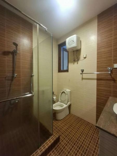 Bathroom - 04 Bedroom Furnished 02 Storied House for Rent in Colombo 05 (A944)