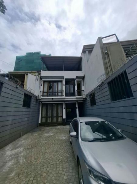 Exterior - 04 Bedroom Furnished 02 Storied House for Rent in Colombo 05 (A944)