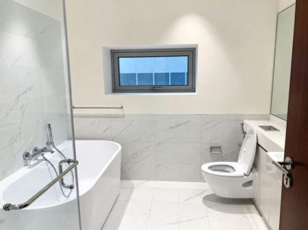 Bathroom - Cinnamon Life - 02 Bedroom Furnished Apartment for Rent in Colombo 02 (A2867)