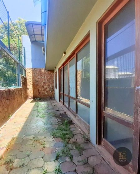 Exterior - House for rent in Colombo 4 