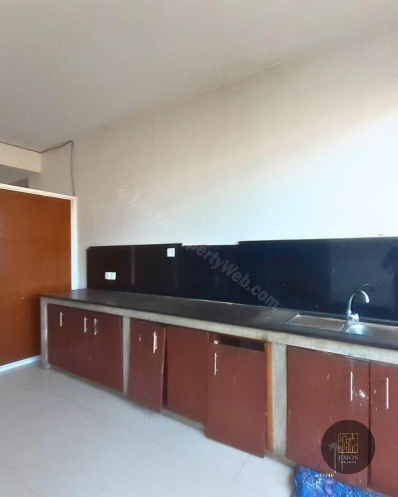 Kitchen - House for rent in Colombo 4